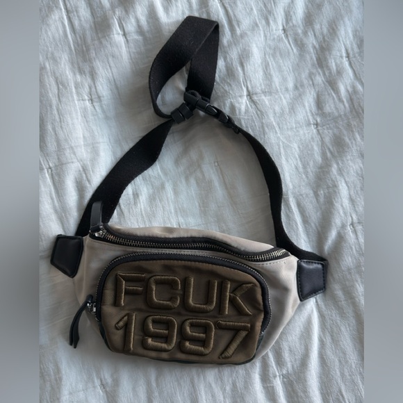 Cute little bag - Picture 1 of 3